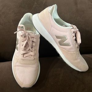 New Balance Womens 215 V1 Sneakers Shoes Pink WS215RC Low Top Lace Up 9.5 B